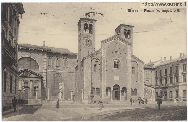 Milano - Piazza S.Sepolcro - click to next image