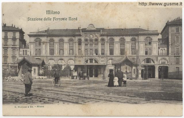 Milano - Stazione delle Ferrovie Nord - click to next image