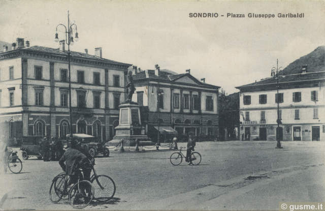 1935-08-27 Piazza Giuseppe Garibaldi_trUri-7-2680A-SO1gari - click to next image