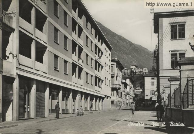 1954-08-12 Via C. Battisti_Gi.Acc-00001A-SO6batt - click to next image