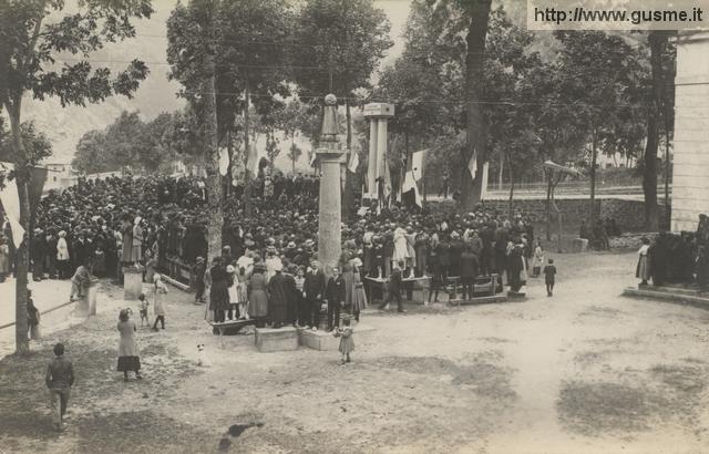 1921-08-15 Inaugurazione Monumento ai Caduti_gropp-00010A-CH1camp - click to next image