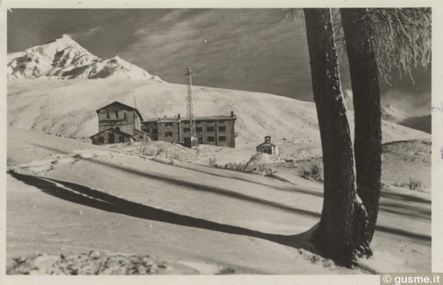 1940-11-25 Casa Alpina_crime-01940A-CH2mott - click to next image