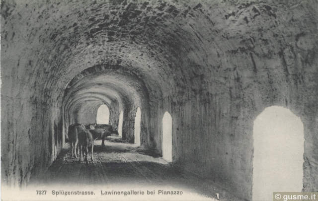 L1910-no-vi Splugenstrasse-Lawinengallerie bei Pianazzo_Wehr-07027A-CH2splu - click to next image