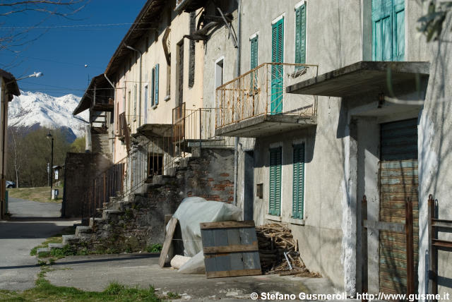  Rustici presso Ponte del Passo - click to next image