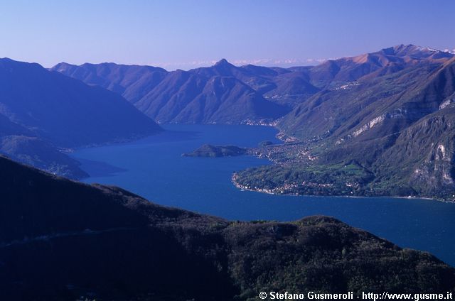  Panorama sul lago di Como - click to next image