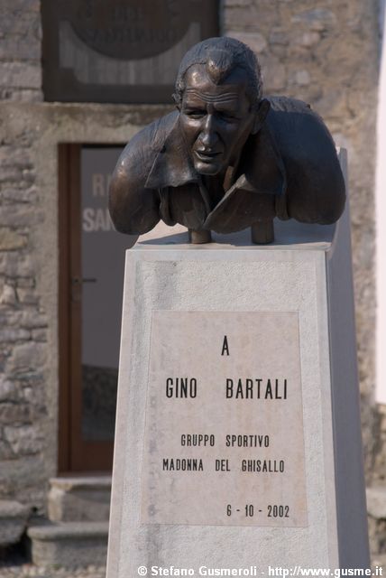  Monumento a Gino Bartali - click to next image