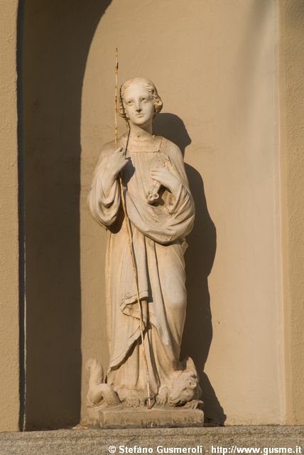  S.Maria Vergine - Statua in nicchia - click to next image