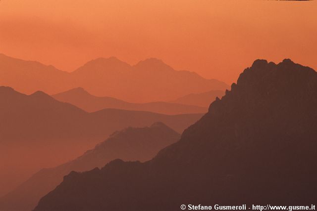  Monte Grona al tramonto - click to next image