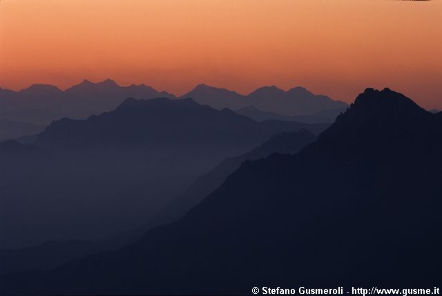  Monti Fojorina e Grona al tramonto - click to next image