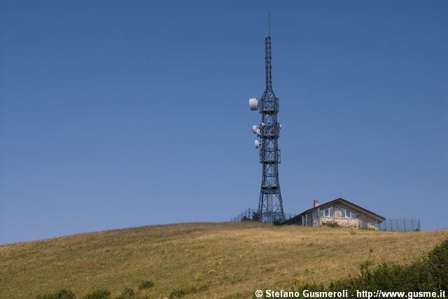  Ripetitore sul monte Ponciv - click to next image