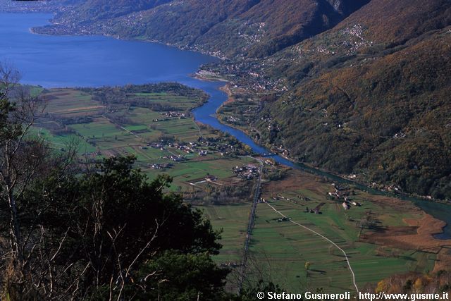  Pian di Spagna e immissione della Mera nel Lario - click to next image