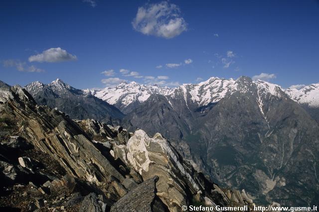  Massi sulla cima del Berlinghera e val Ladrogno - click to next image