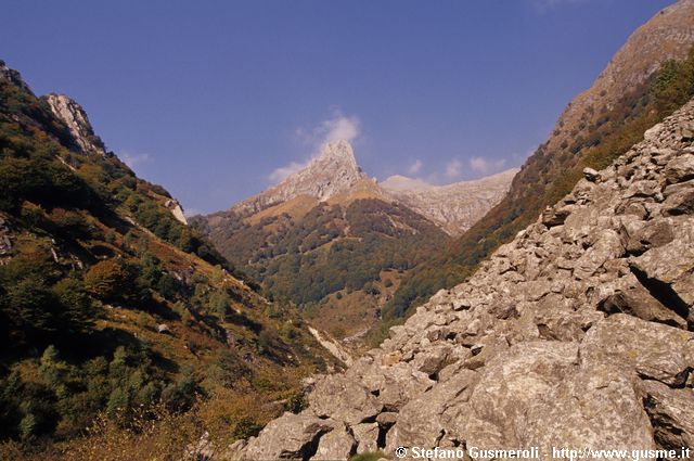  Valle di Derengo verso la croce di Rabbi - click to next image