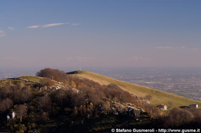  Sulla cresta del monte Linzone - click to next image