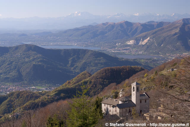  Chiesa di Valcava - click to next image