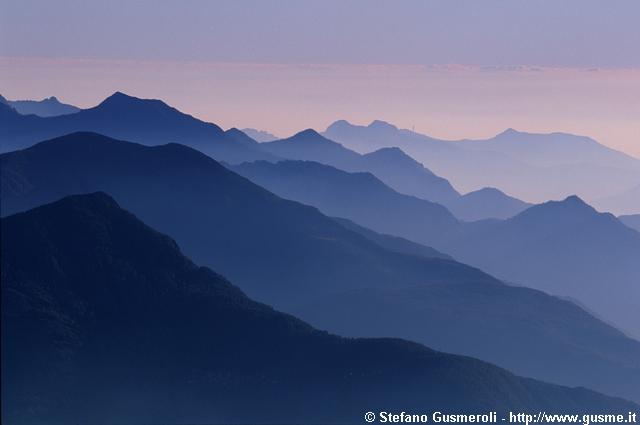  Legnoncino, Croce di Muggio, Pilastro e Corni di Canzo - click to next image