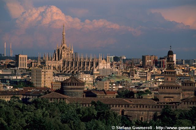  Ciminiere Tavazzano, Duomo e Castello - click to next image