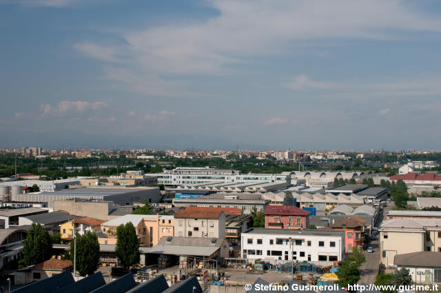  Panorama su Pero industriale - click to next image