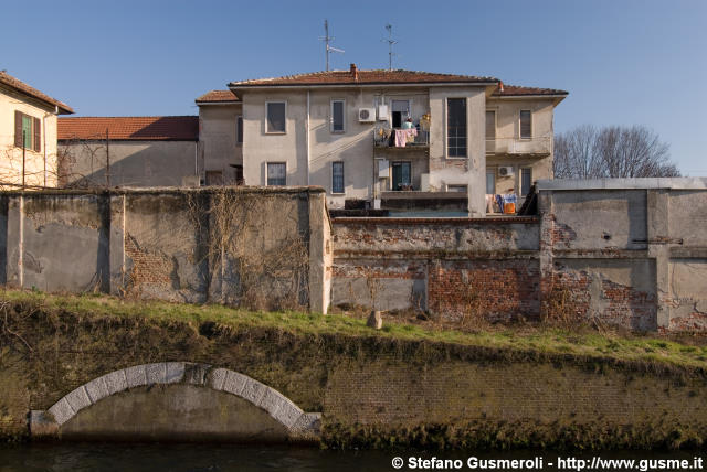  Sponda Est nel naviglio - click to next image