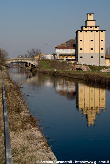  Naviglio presso la riseria - click to next image