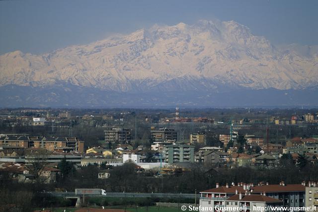  Vista verso Seguro, Settimo Milanese e monte Rosa - click to next image