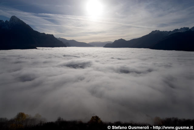  Cirrocumuli sulla valchiavenna - click to next image