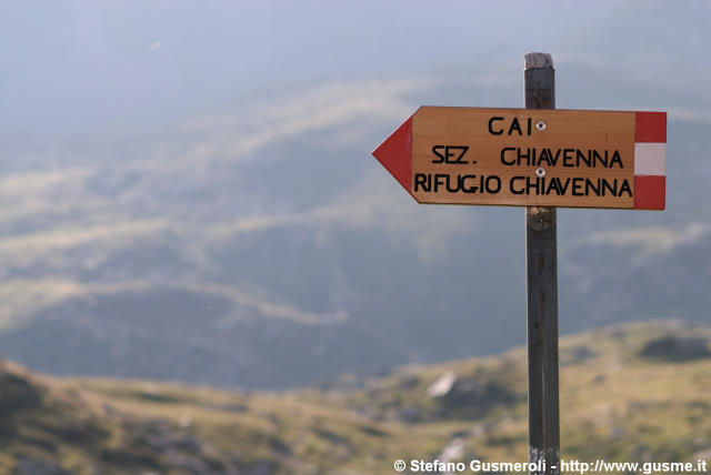  Cartello Rifugio Chiavenna - click to next image