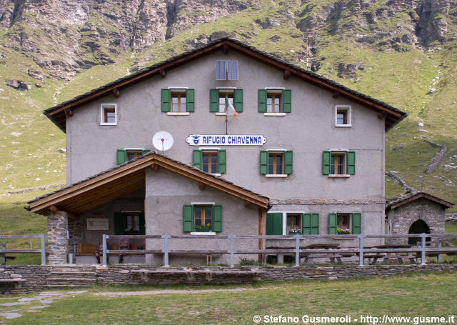  Rifugio Chiavenna - click to next image