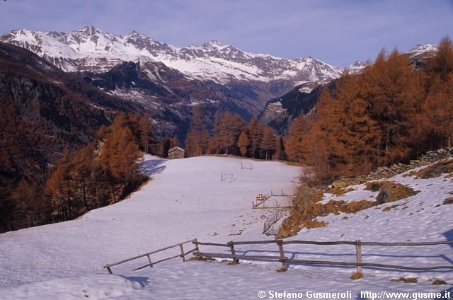  Pascoli sotto Bondeno di dentro innevati - click to next image