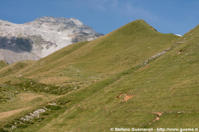  Cima di Verchenca e cresta erbosa - click to next image