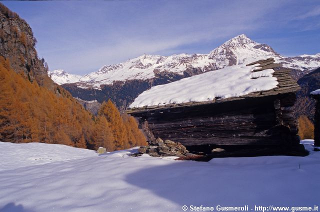  Fienile cadente - click to next image