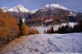 20031114_052_33 Pascoli innevati e vista verso il Calcagnolo