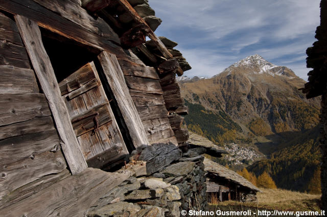  Fienile cadente e pizzo Groppera - click to next image