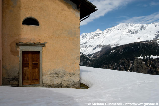  Chiesa e cime innevate - click to next image