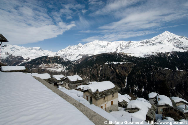  Panorama innevato da Starleggia - click to next image