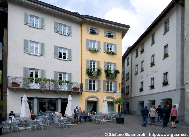  Piazza Pestalozzi - click to next image