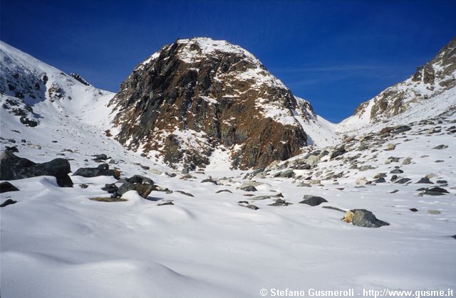  Verso il passo del Muretto (sulla destra) - click to next image