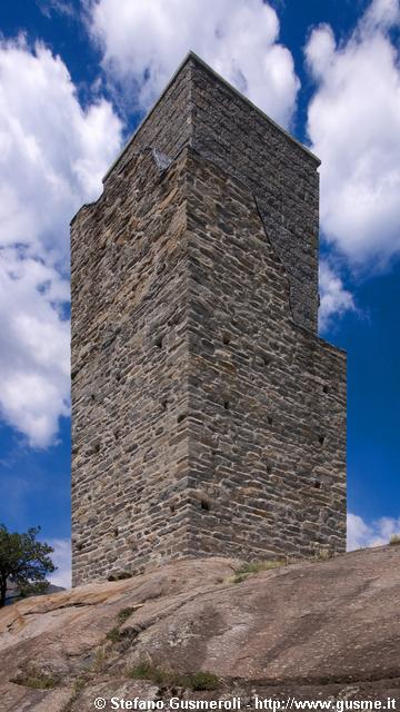  Torre di Segname - Spigolo Sud Ovest - click to next image