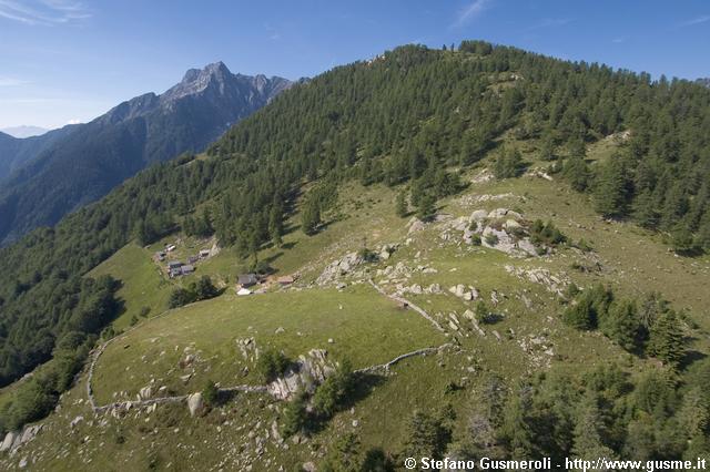  Alpe Borlasca e Sasso Canale - click to next image