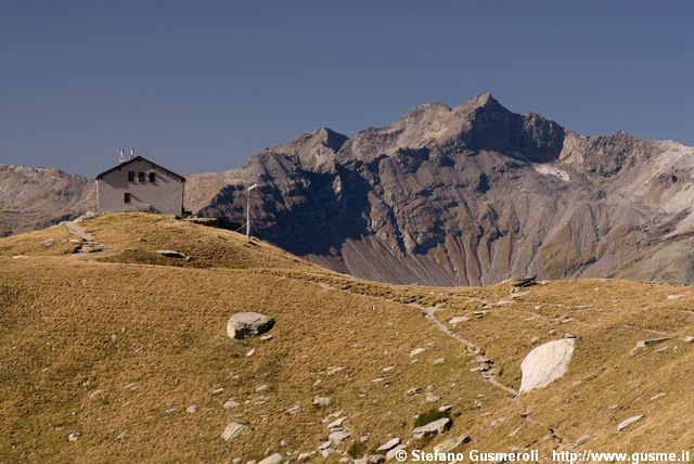  Rifugio Bertacchi e pizzo Quadro - click to next image