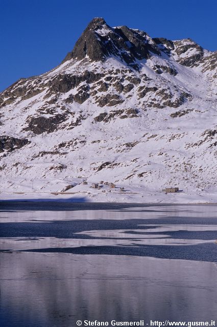  Lago di Montespluga e pizzo Casa - click to next image