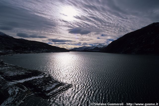  Lago di Montespluga increspato - click to next image