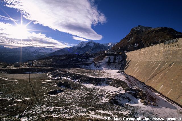  Diga di Montespluga e monte Cardine - click to next image