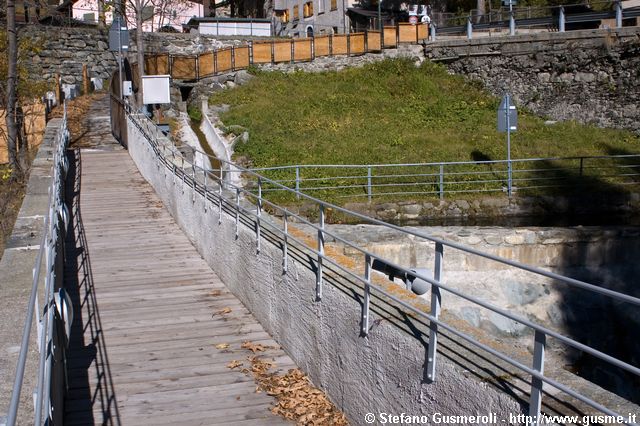  Passeggiata alla cascata di Pianazzo - click to next image