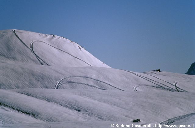  Tracce di motoslitte sugli andossi - click to next image