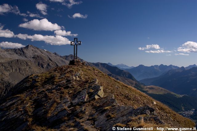  Croce sulla cima del pizzo Spadolazzo - click to next image