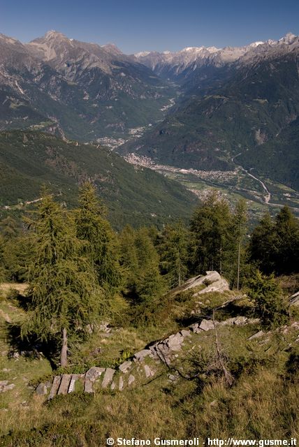  Il panoramico sentiero sulla Bregaglia tra le alpi Cima e Forcola - click to next image