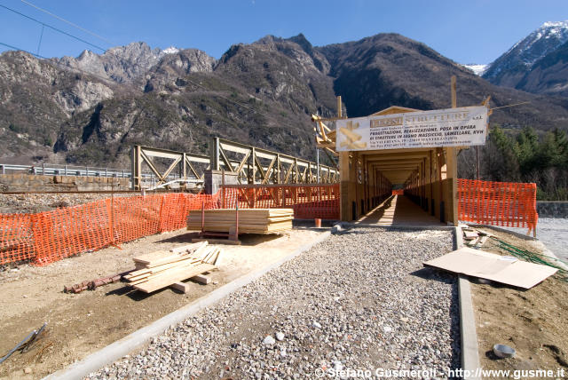  Cantiere Passerella sul Codera - click to next image