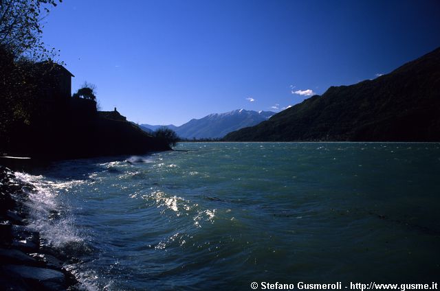  Lago di Mezzola - Controluce - click to next image