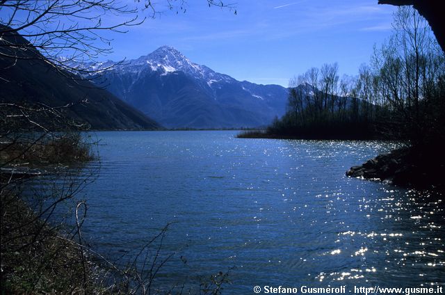  Lago di Mezzola - click to next image